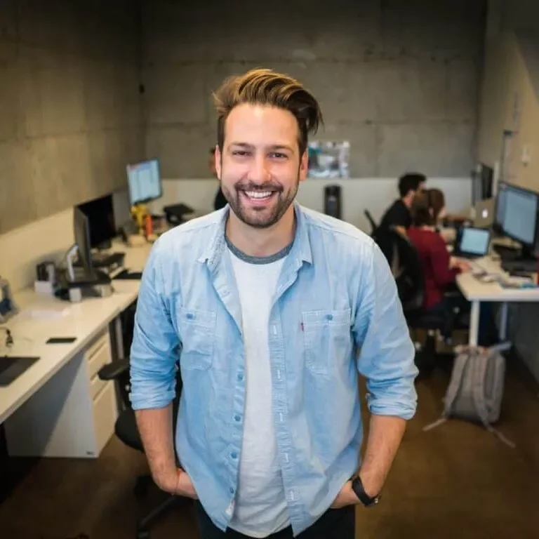 imgi_12_marius-ciocirlan-398931-unsplash-790x768-circle